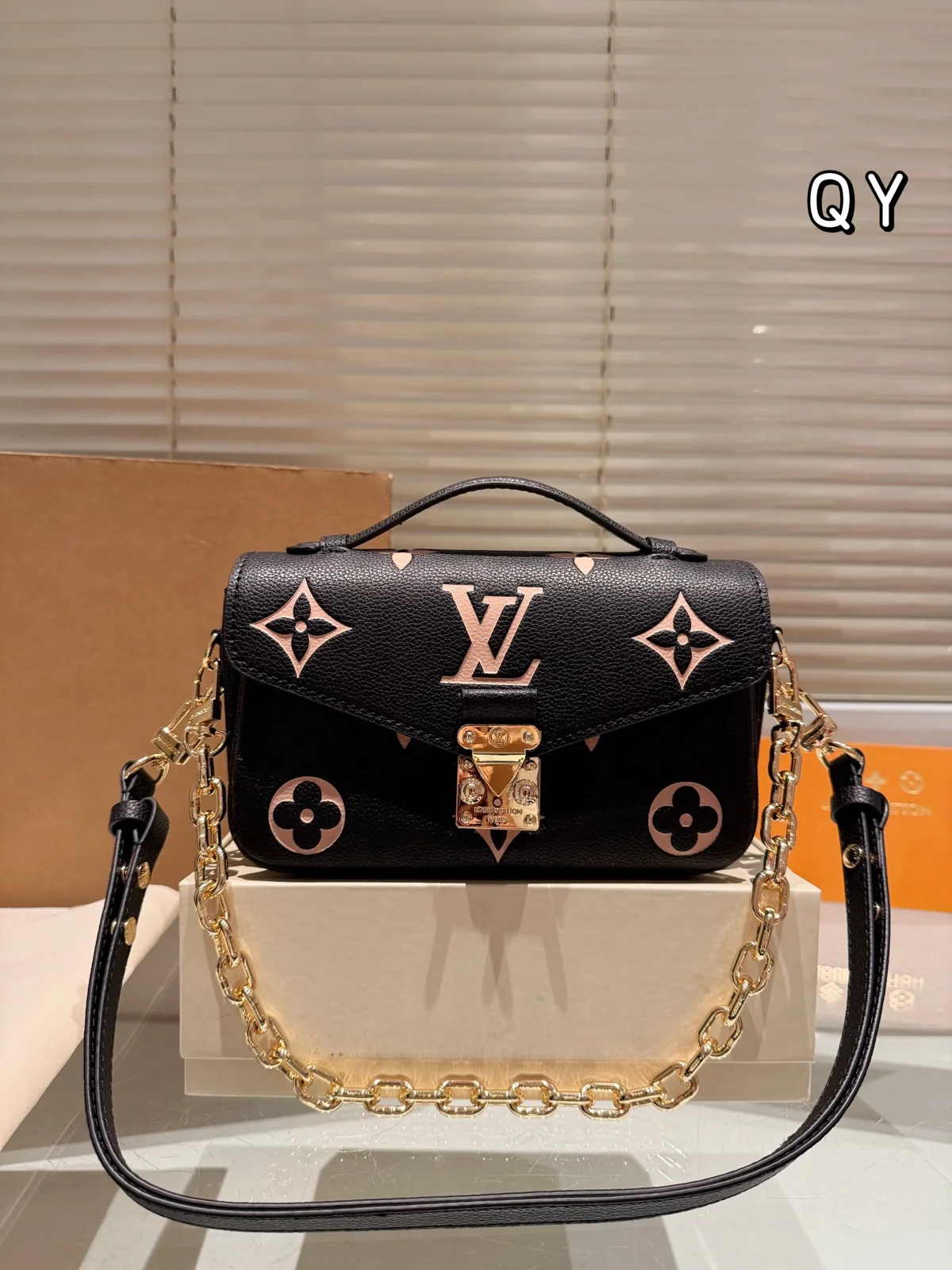 Louis Vuitton Pochette