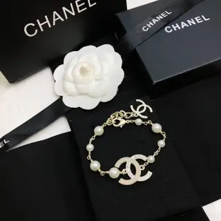 Chanel pearl bracelet