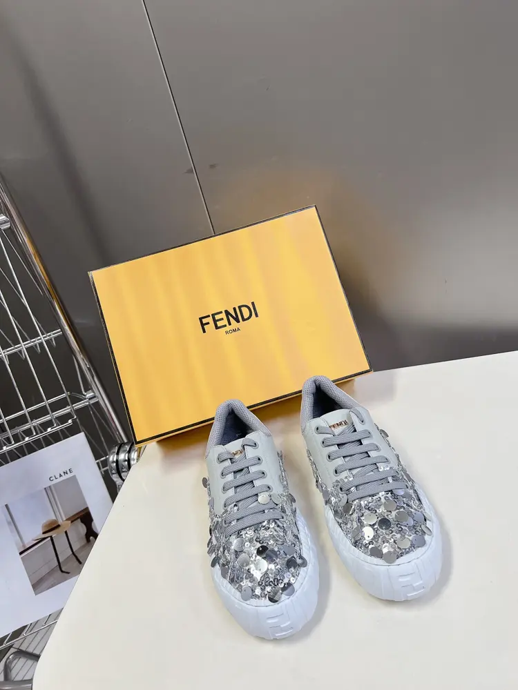 FENDI spring and summer catwalk sequined casual shoes
