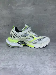 Balenciaga Track 4.0 Balenciaga 4th generation Added a new design While continuing the