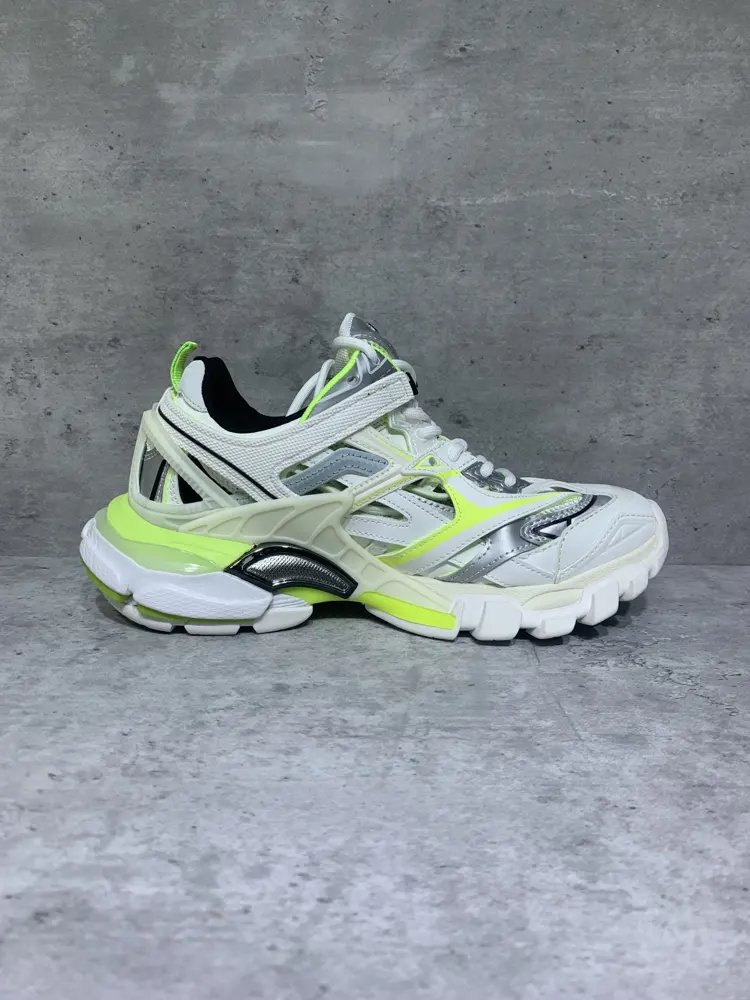 Balenciaga Track 4.0 Balenciaga 4th generation Added a new design While continuing the
