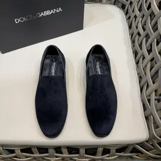 Dolce & Gabbana Cowhide Moccasin Men’s Loafers|Decorated with DG hardware nameplate|Made of