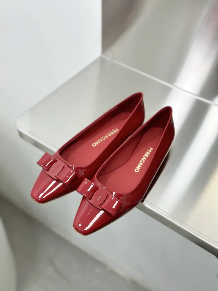 Salvatore Ferragamo Pointed Toe Shallow Mouth Viva Ballet Flats Shoes