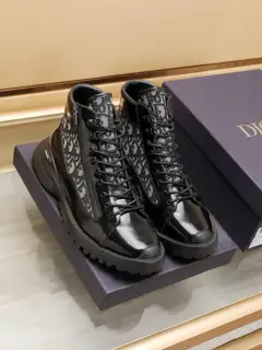 Dior casual sports shoes Sold simultaneously at the counter
