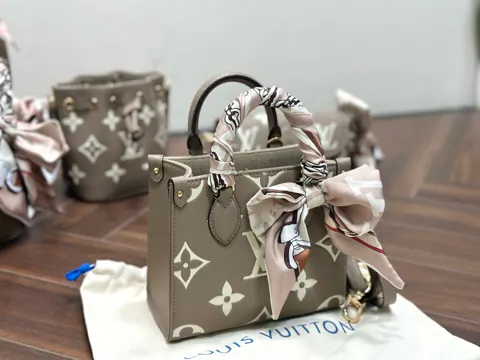 Louis Vuitton OnTheGo