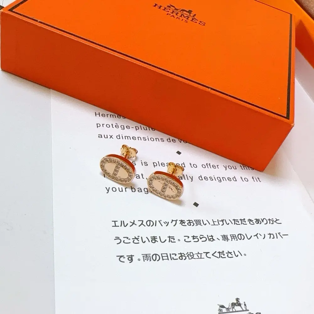 [Hermes H pig nose earrings] Seiko version of Hermes earrings Very small and cute earrings