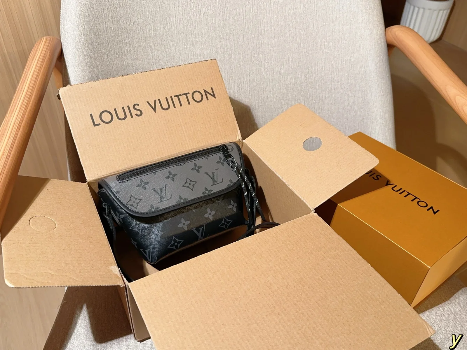 Louis Vuitton Crossbody