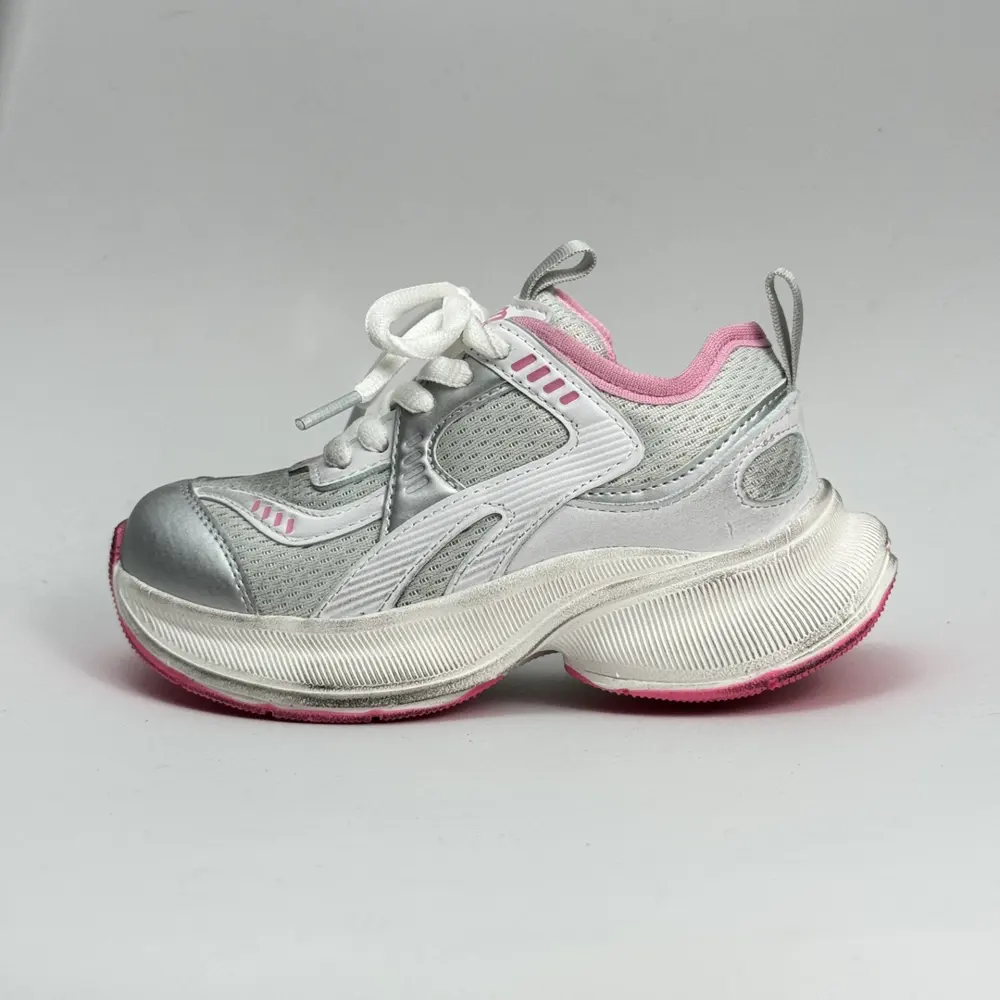 Balenciaga stylish and versatile dad shoes