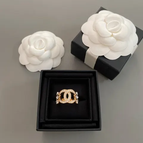 Chanel wheat ear ring