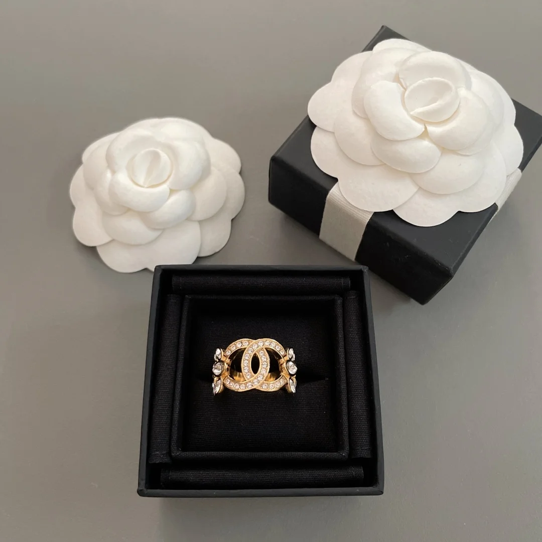 Chanel wheat ear ring