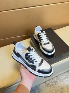 Gucci sneakers. Counter purchase Casual Original leather imported from Italy