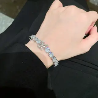 Louis Vuitton imported rhinestone zircon bracelet