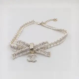 Chanel Heavy Bow Pearl Necklace