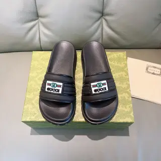 Gucci beach sandals flip flops