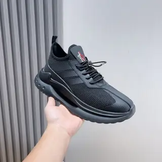 MONCLER men’s lace-up casual sports shoes are comfortable and non-slip. The upper