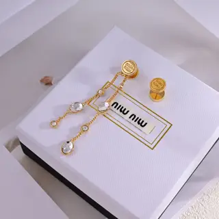 miumiu letter earrings