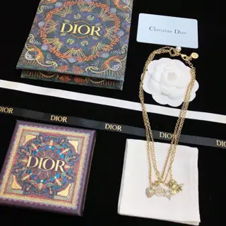 Dior 2022 Early Spring New Products Five-pointed Star CD Letters Honey Heart Multi-layer