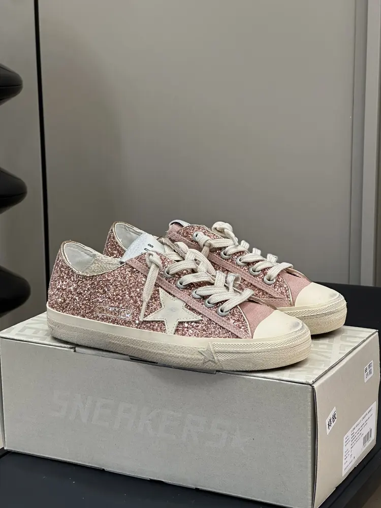 Golden Goose dirty shoes are all classic styles