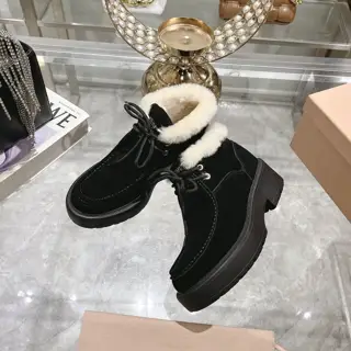 Miu Miu Miu 24 autumn and winter hot style is long overdue. It is a height-increasing
