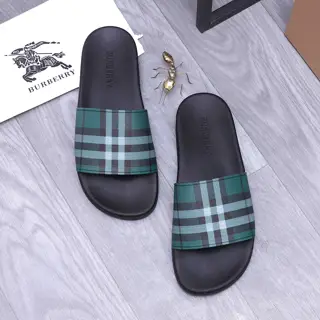 BURBERRY Couple slippers