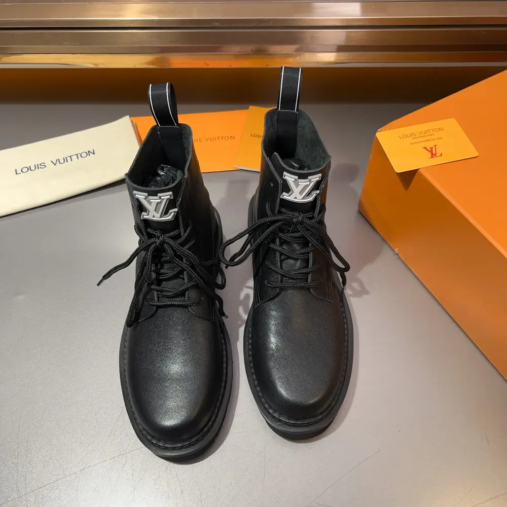 Louis Vuitton x Timberland co-branded model with yellow floral pattern ankle boots short