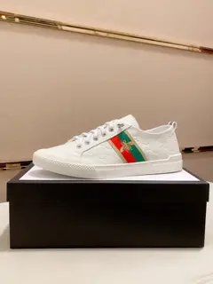 Gucci half-slip counters are on sale at the same time