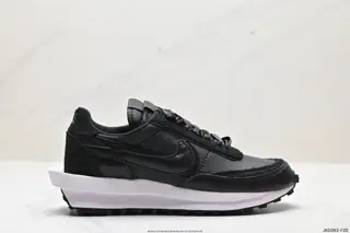 Japanese deconstruction aesthetics SACAI joint × NIKE LDV Waffle overlapping design Sneakers CN8898-002