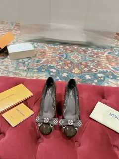 Louis Vuitton autumn and winter new round-toed bow-knot shoes