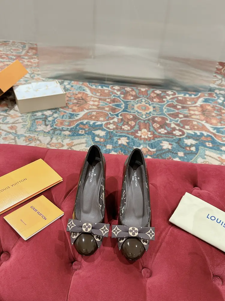 Louis Vuitton autumn and winter new round-toed bow-knot shoes