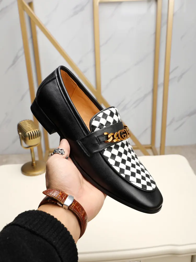 Gucci casual leather shoes. The shoe shape is three-dimensional and handsome