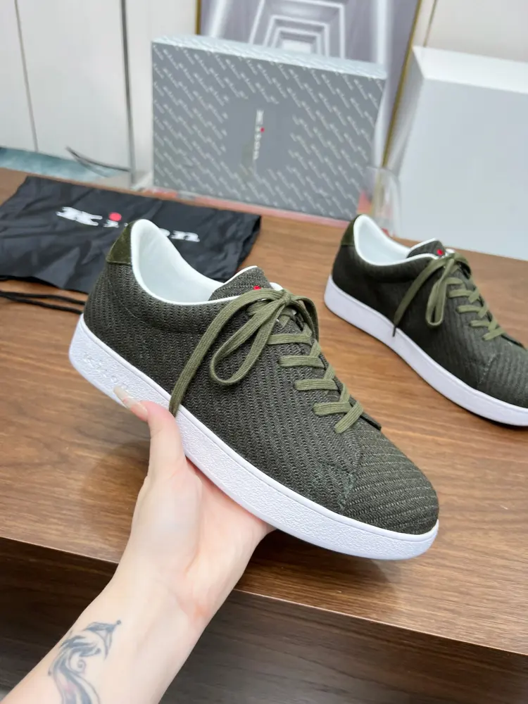 Kiton casual knitwear for men Shoes