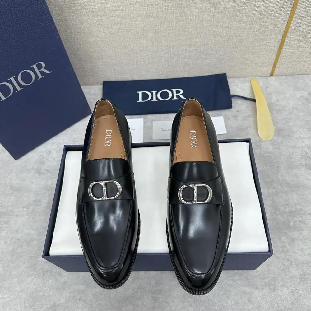 Dior TIMELESS Slip-On Loafers This loafer embodies classic elegance. Made from black