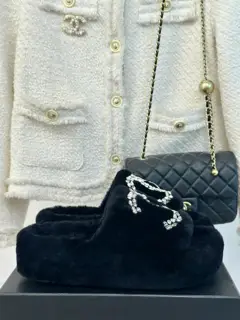 Chanel classic double C rhinestone thick-soled furry slippers