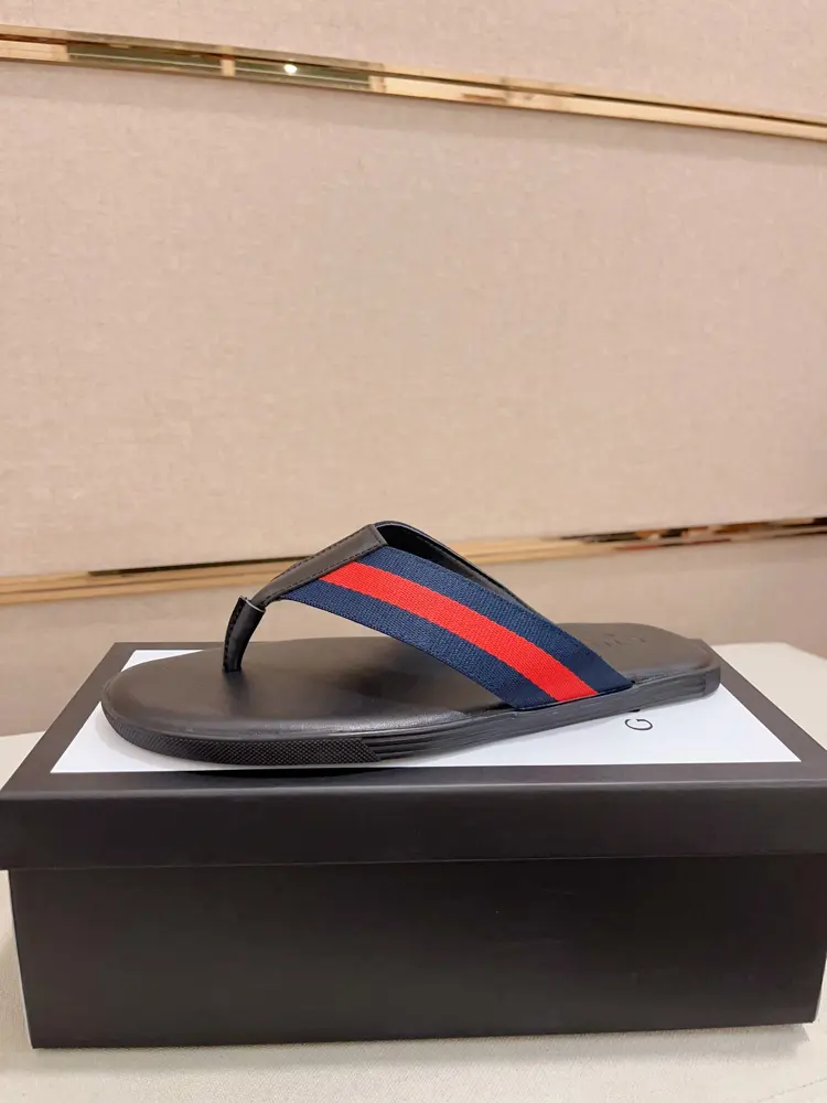 Gucci slipers