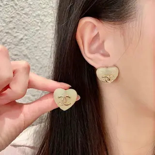 Second-hand Chanel earrings