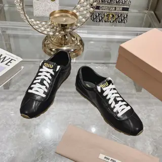 Miu Miu Miu 2024 autumn and winter new style dirty white shoes are very comfortable and
