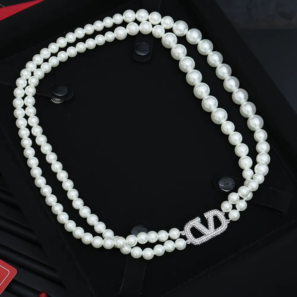 Valentino double-layer pearl necklace with full diamonds and letters