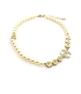 Chanel round six-letter pearl necklace