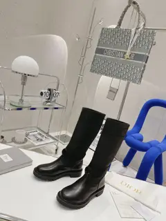 Dior’s new autumn and winter knight boots are both fashionable and trendy. Imported