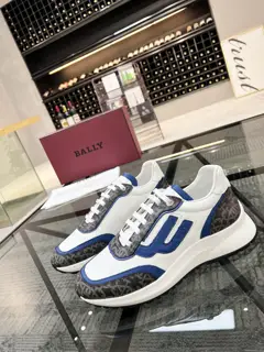 BALLY sports shoes counters are selling original configuration