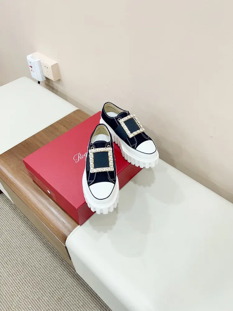 Roger Vivier RV square buckle white shoes