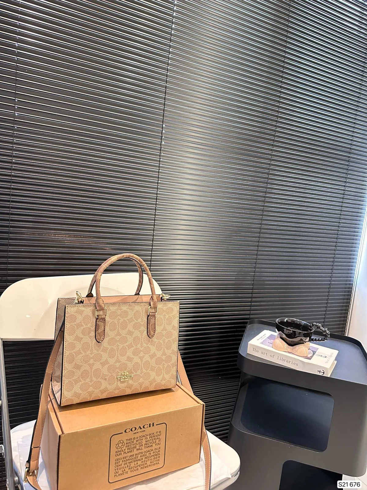 COACH Tote