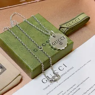 The latest Gucci necklace with a higher-end chain