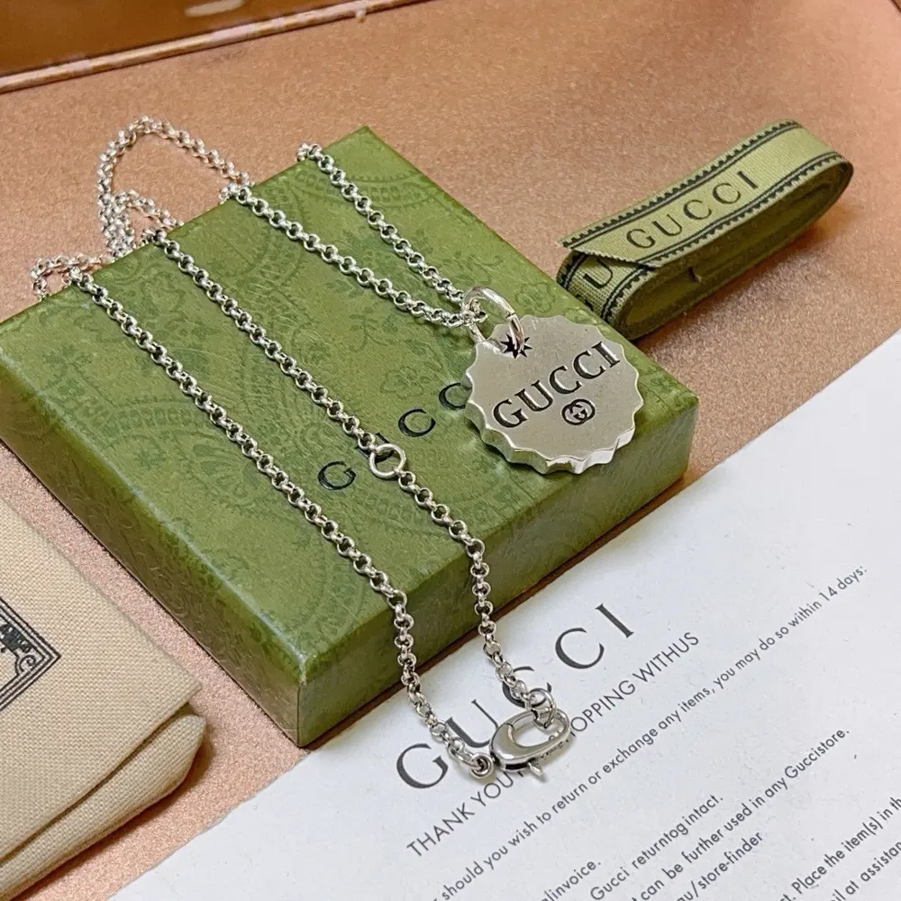 The latest Gucci necklace with a higher-end chain