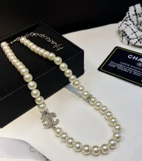 Chanel heart choker pearl necklace