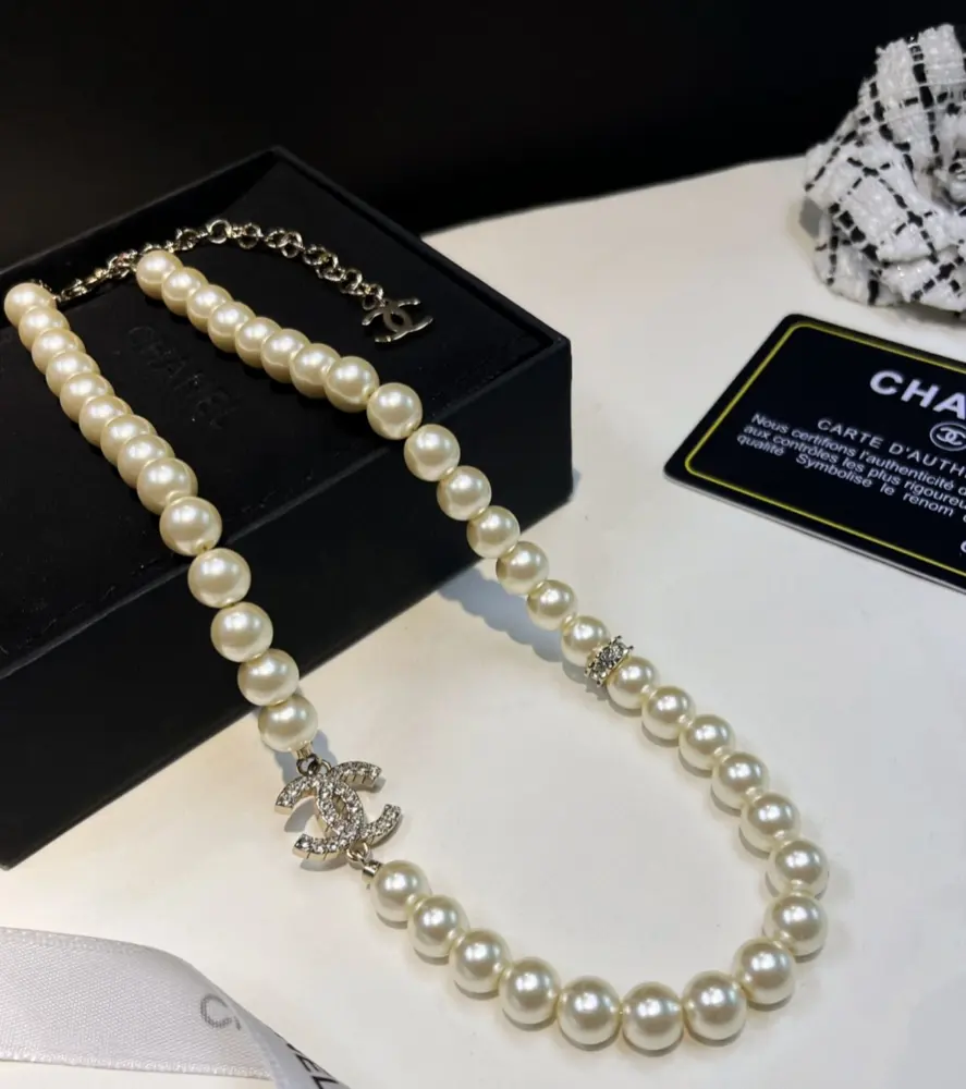 Chanel heart choker pearl necklace