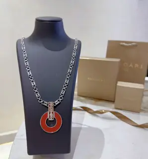 Bvlgari DIVAS’ DREAM series is in perfect condition and has invincible details. The unique
