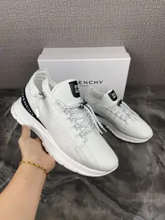 Givenchy Spectre low-top sneaker with 4G LOGO zipper on the side