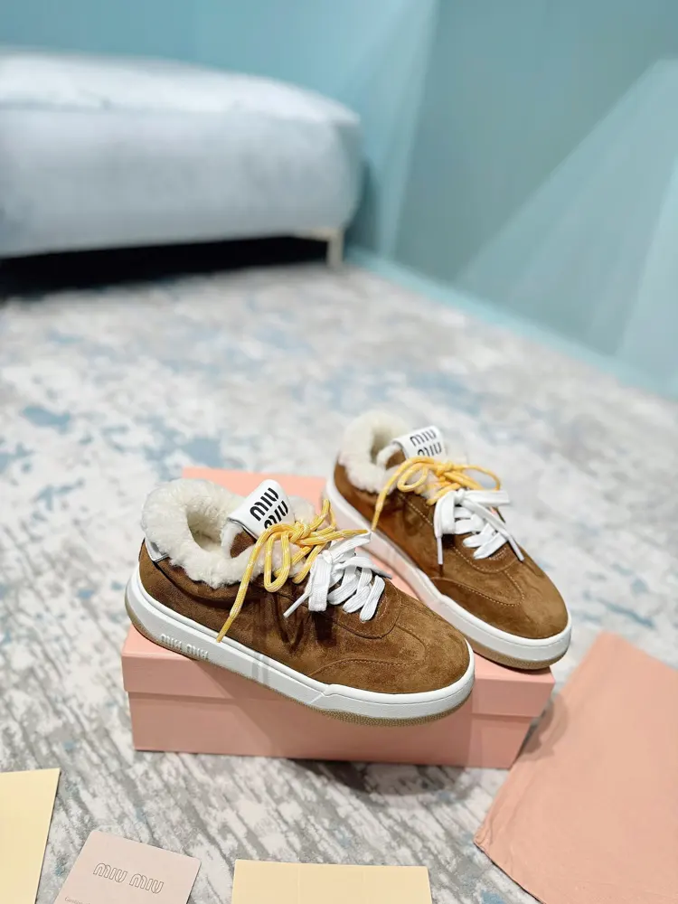 Miu Miu Miu’s new popular dirty shoes lace-up old white shoes