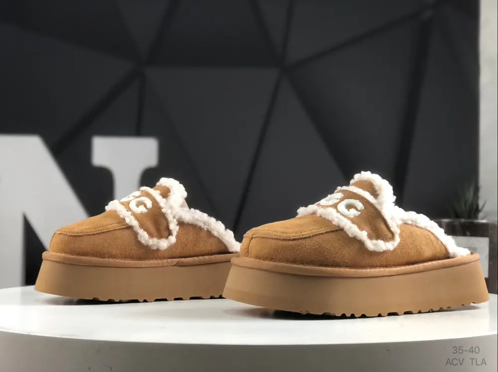 UGG half-slippers